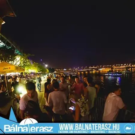 Apartment Mester4 Near To The Danube *