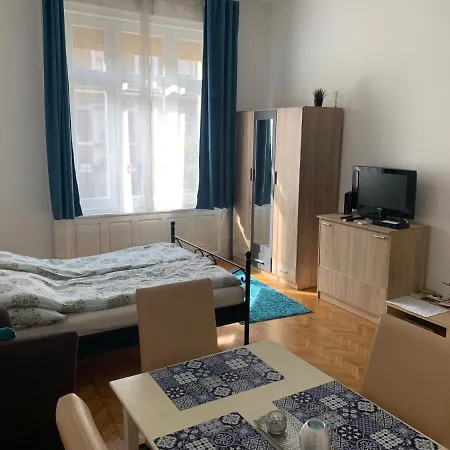 Apartment Mester4 Near To The Danube *