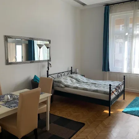 Mester4 Near To The Danube Budapest